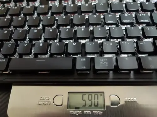 中身の入っていない軽さ